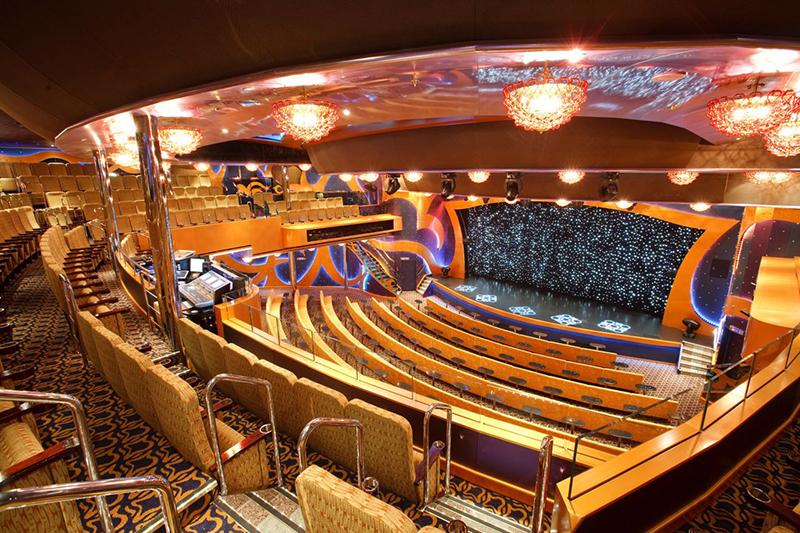 Театр лайнера Teatro Duse.jpg
