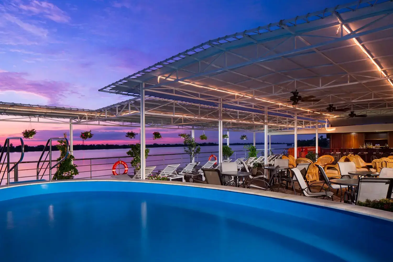 ataglance_amadara_sundeckpool.webp