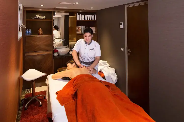 ataglance_amadara_spa.webp