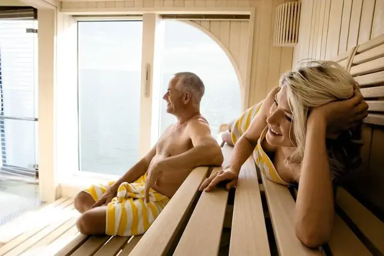 RN_DLX_SAUNA_01_web_05_500fb93a1b.webp