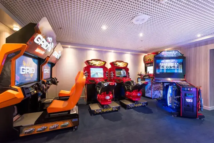 029_Ship_MSC_Armonia_Teen_Club.webp