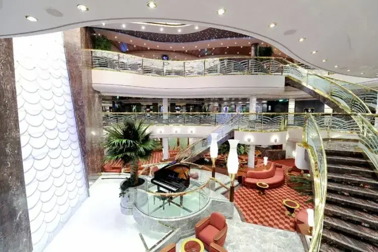 MSC1012836_Ship_MSC_Magnifica.webp
