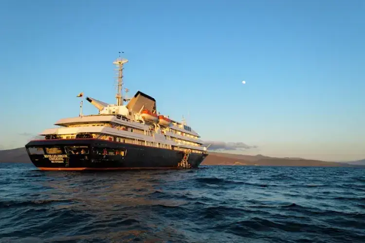 ftdc_silvergalapagos_PuntaEspinoza-04501.webp