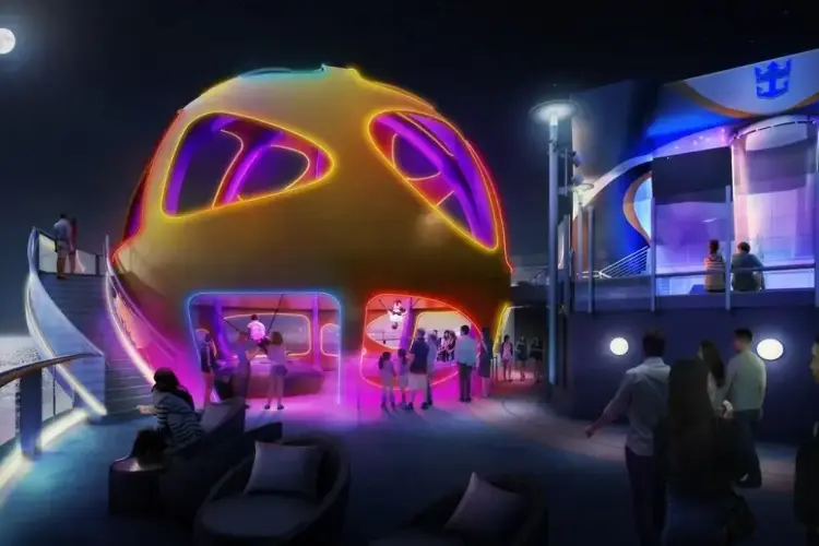 1528740900_sky-pad-w-guests-night.webp