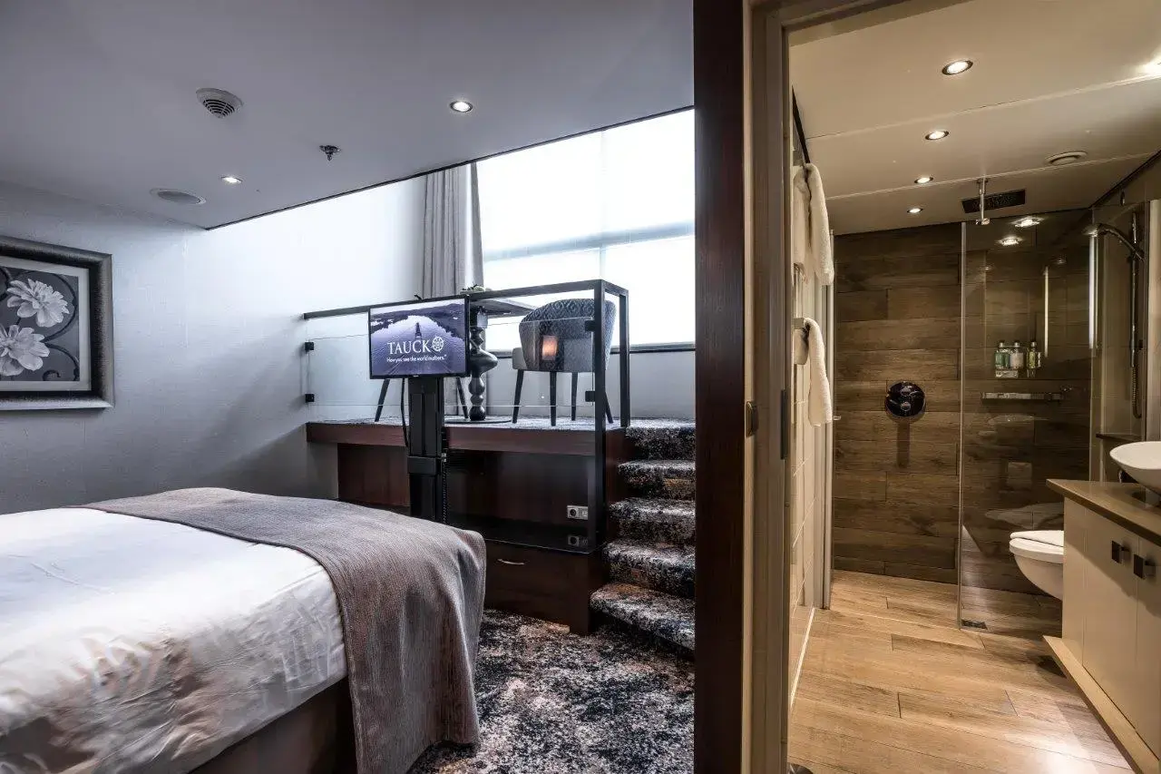 BW room 108-5674.webp