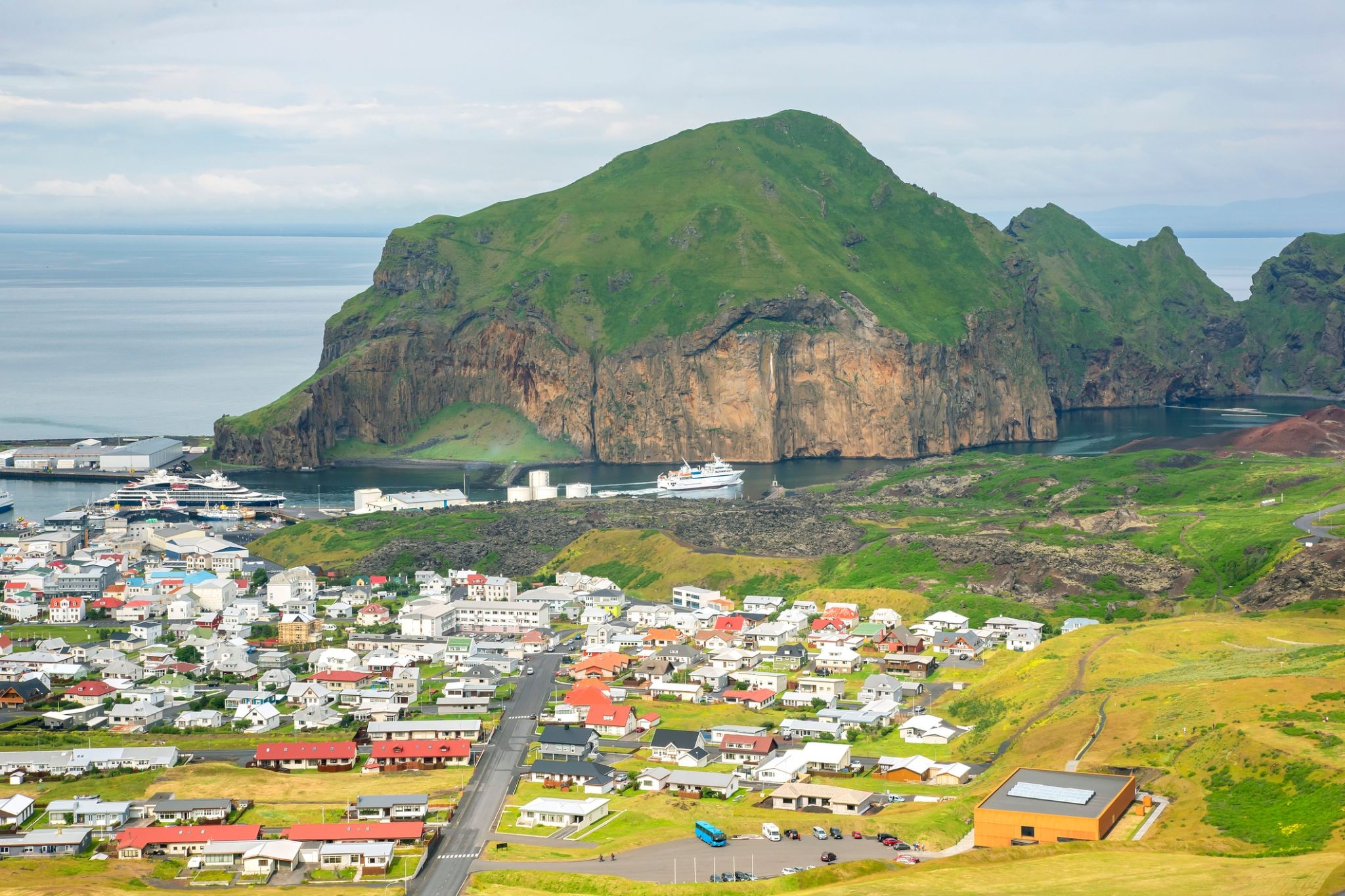 34705_Heimaey, O-and Vestmannaeyjar.jpg