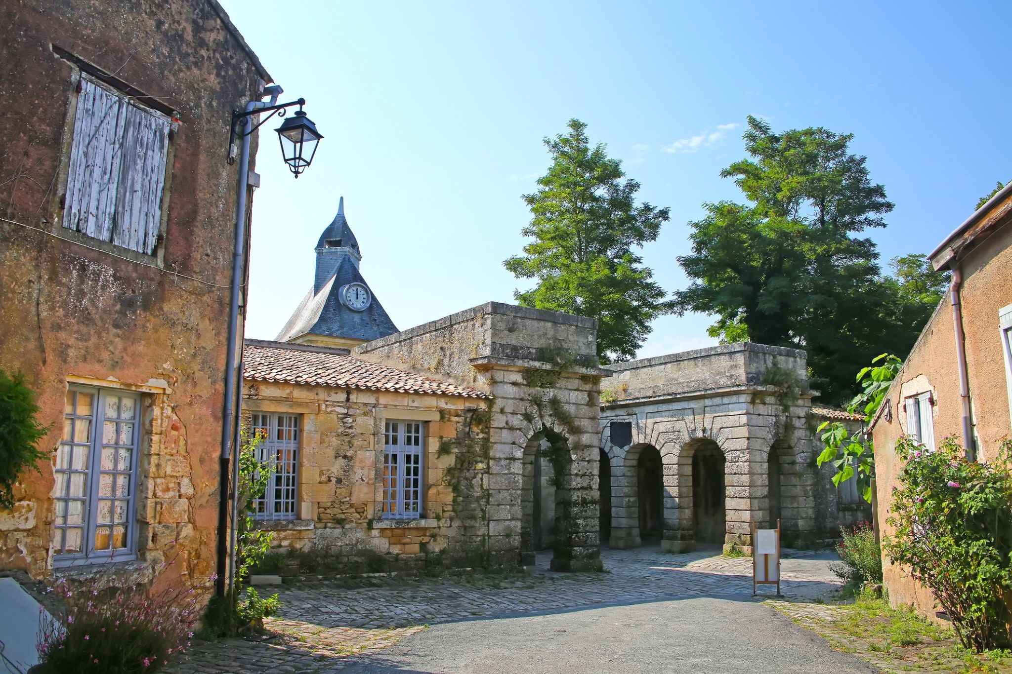 2389536_Blaye.jpg