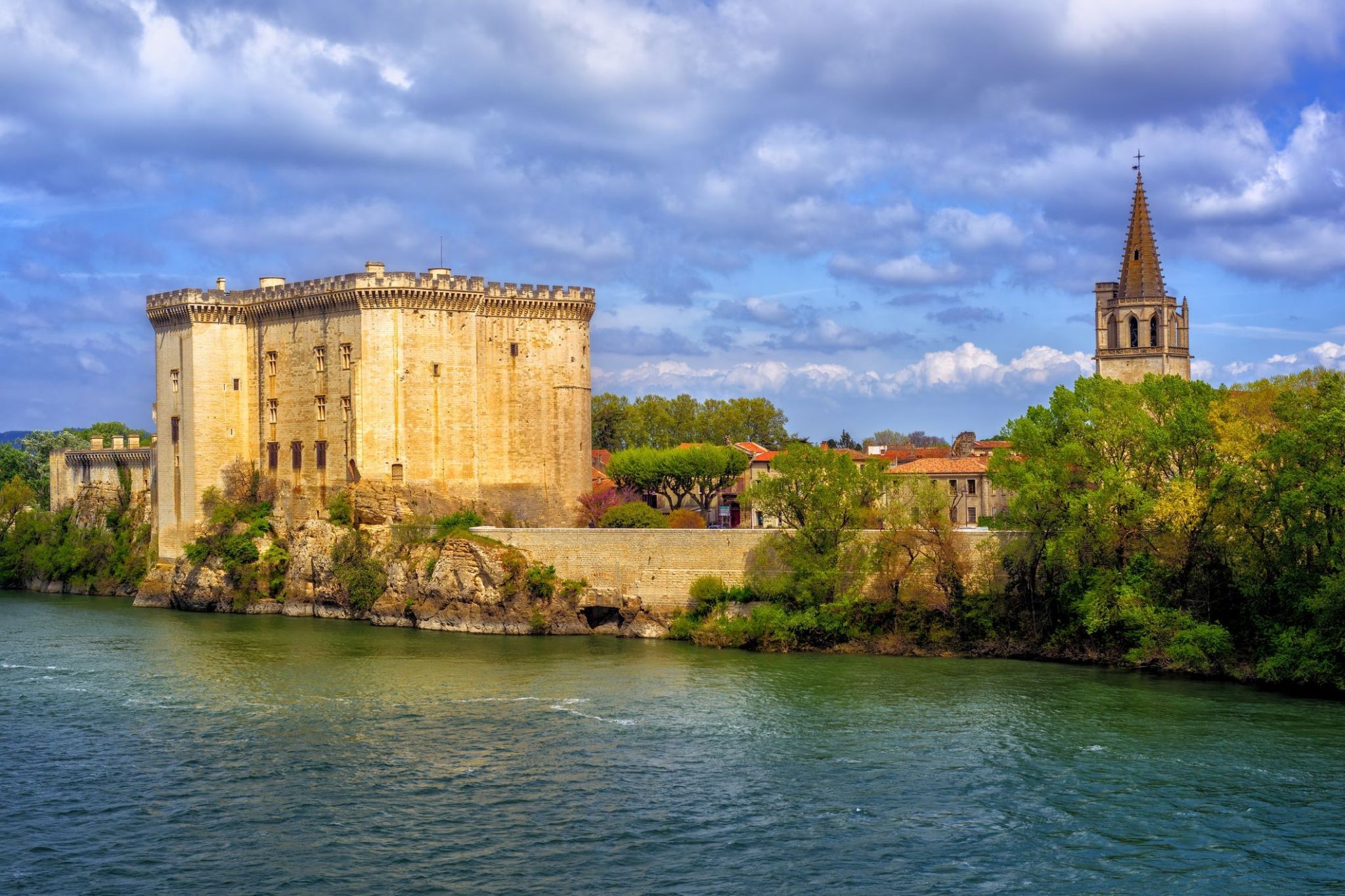 2389578_Tarascon.jpg