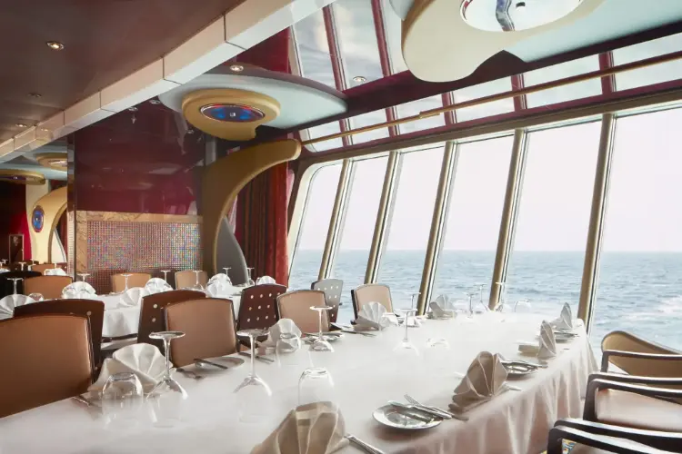 10 club-restaurant-DE-scaled.webp