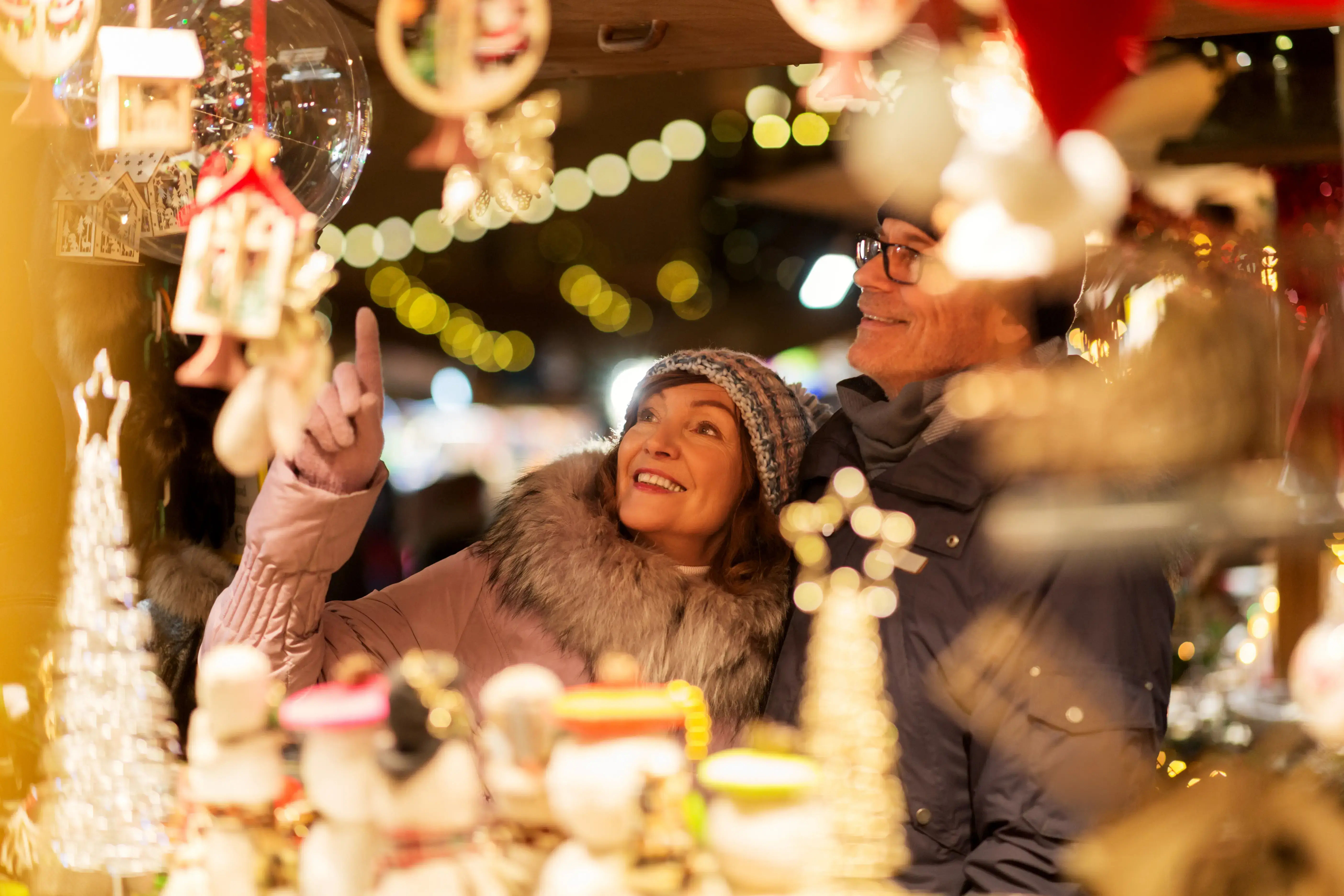 weihnachtsmarkt-adobestock-287429274.webp
