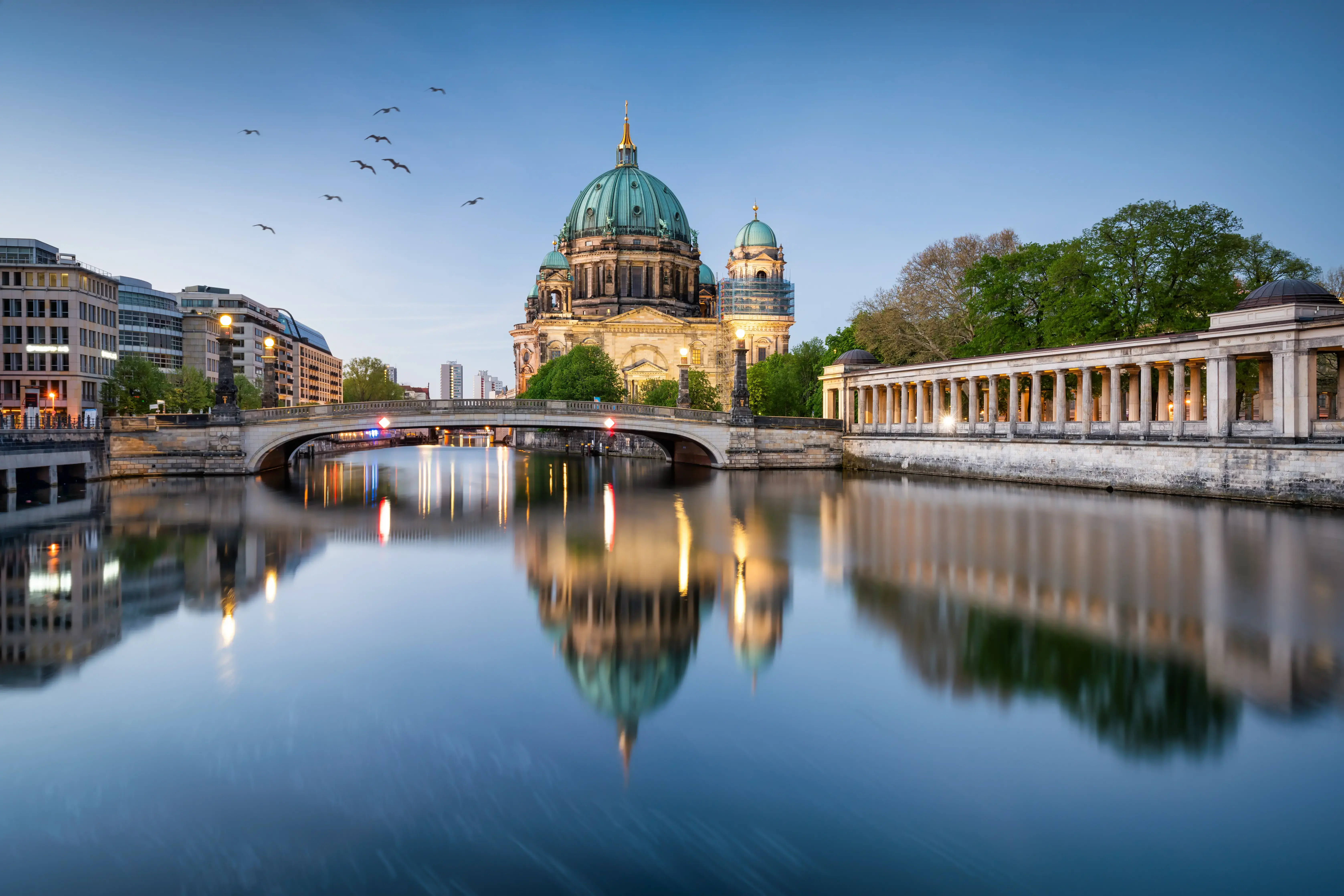 berlin-adobestock-264298188.webp
