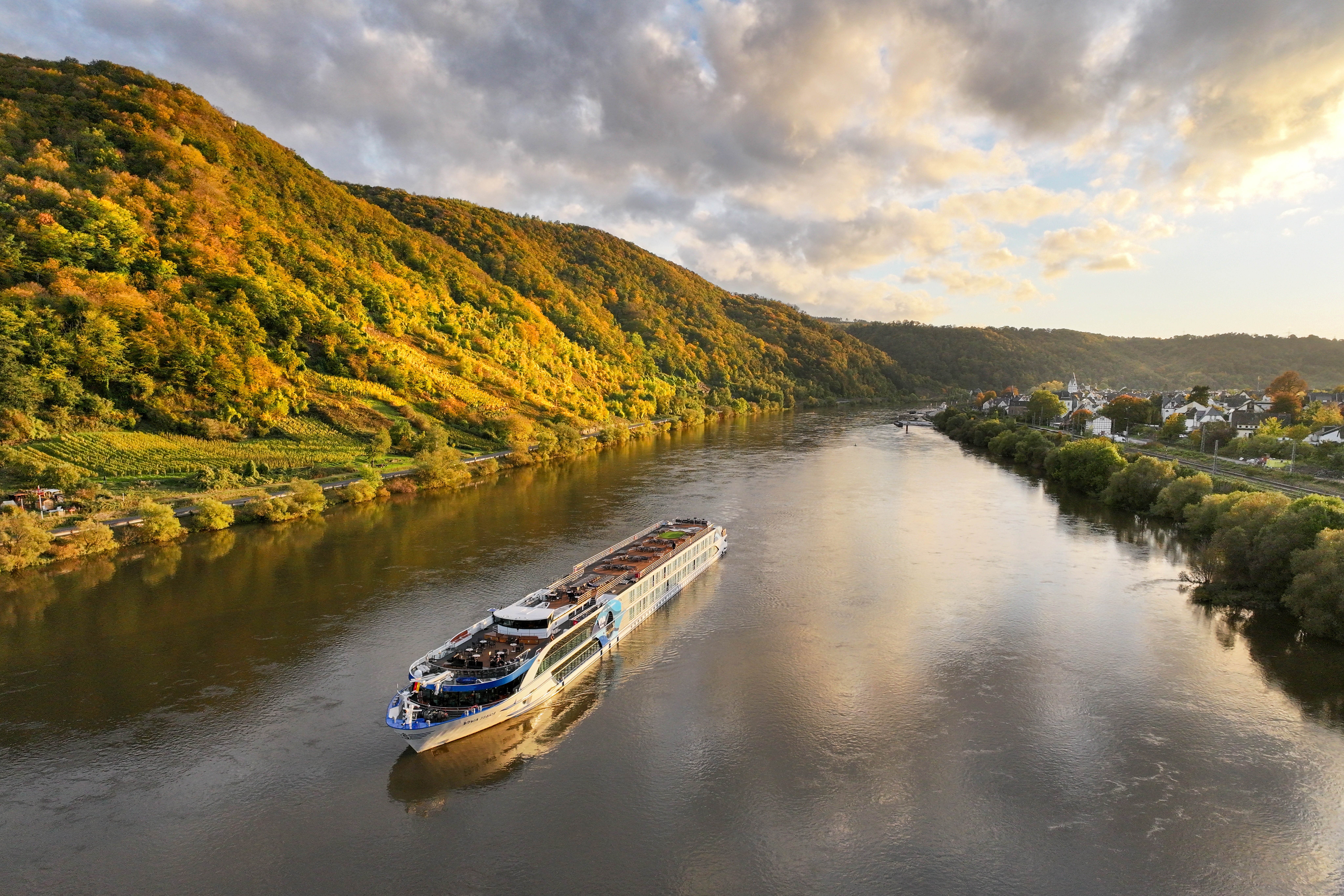 viva-tiara-near-winningen-moselle-19-10.jpeg