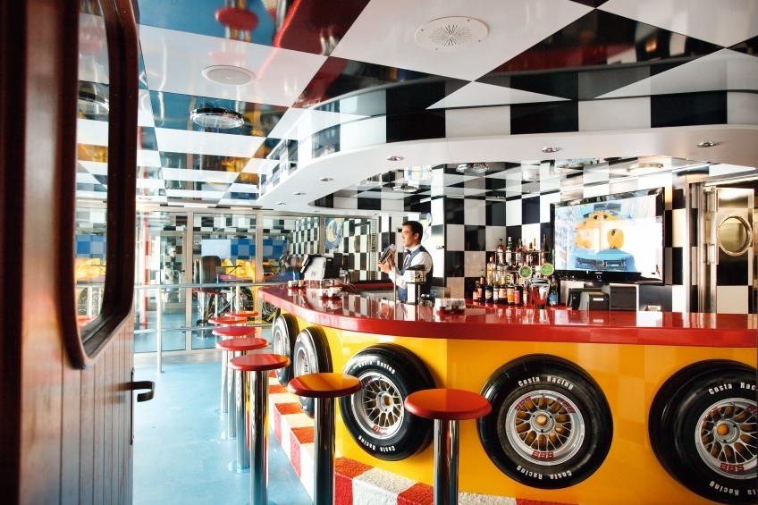CST_Pacifica_Bar-Scuderia.jpg