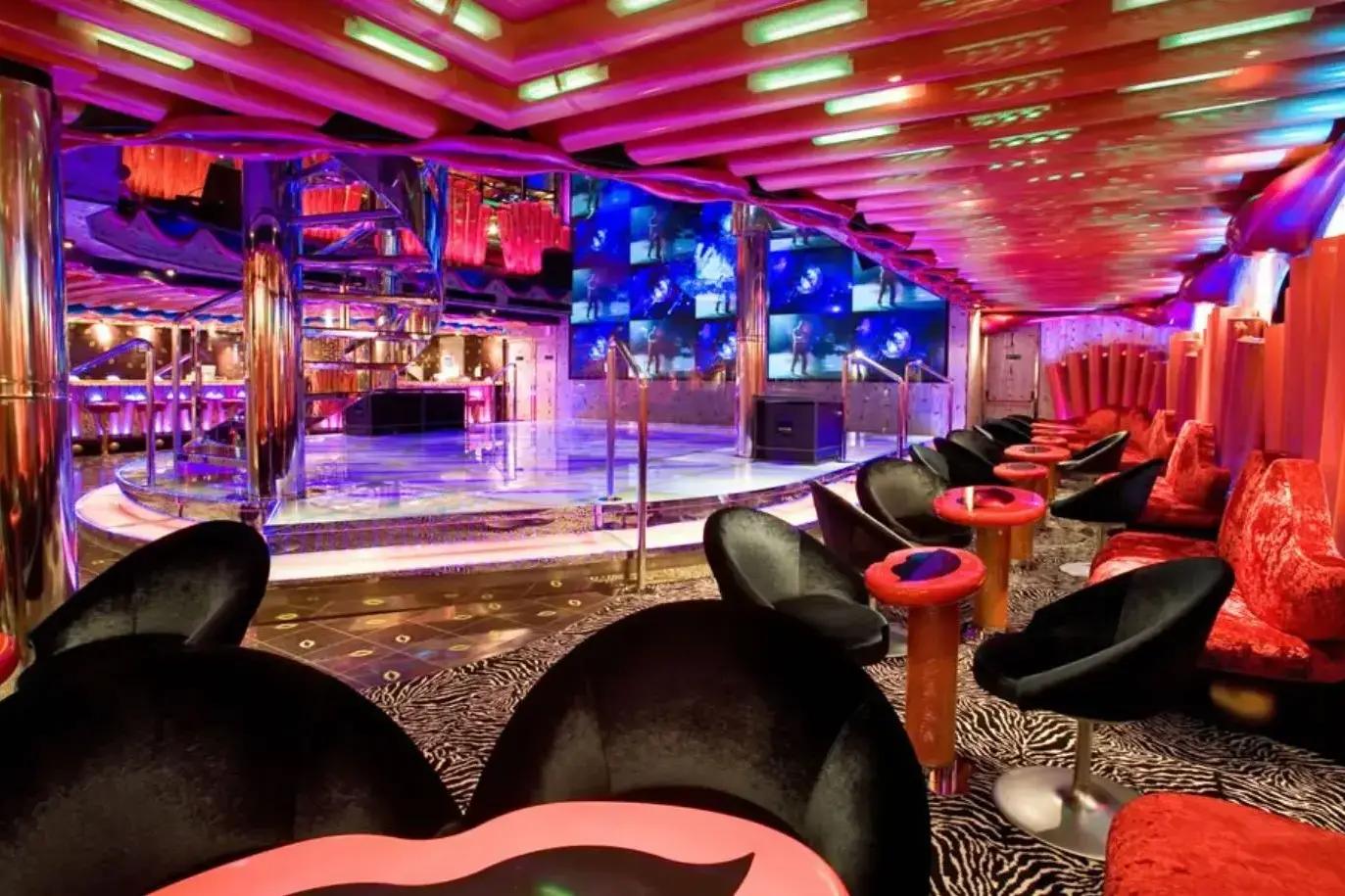 17 Serena Disco.webp