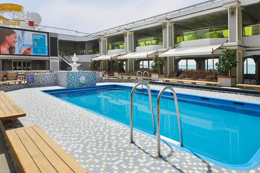 44 lido-sole-costa-serena-lg.webp