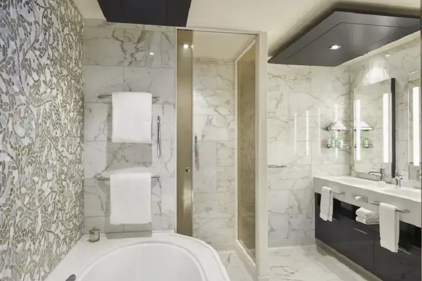 ncl_Bliss_Haven_Deluxe_Owner's_Suite_H2_Bathroom.webp