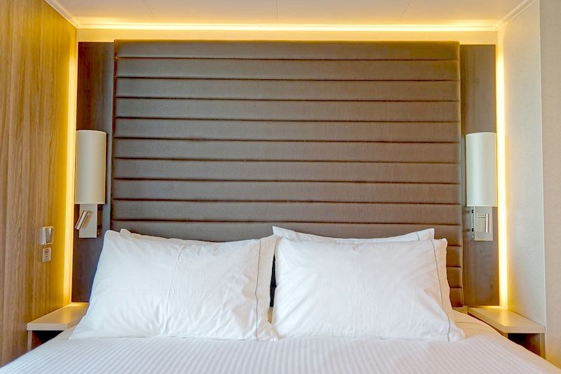 2 norwegian-joy-m.jpg