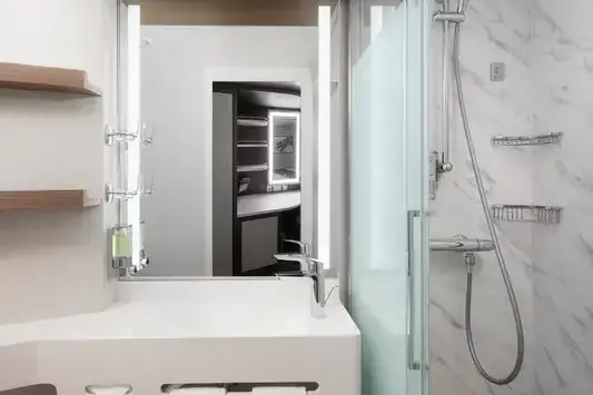 ncl_Pearl_I4_IA_IB_IF_IX_Inside_Bathroom.webp