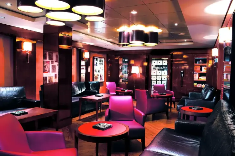 NCL, Norwegian Epic, Humidor Cigar Lounge, Credit - Rick Diaz Photography.webp