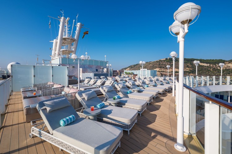 Norwegian Jewel - Vibe Beach Club.jpg