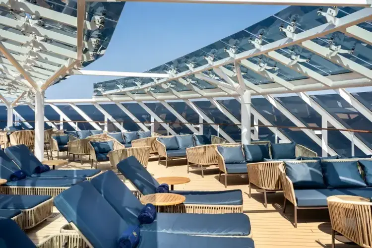 MSC23015663MSC Euribia MSC Yacht Club Sundeck & Bar.webp