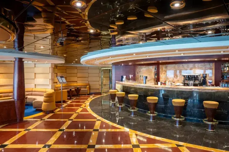 MSC25040014MSC Fantasia, MSC Yacht Club  Top Sail Lounge.webp