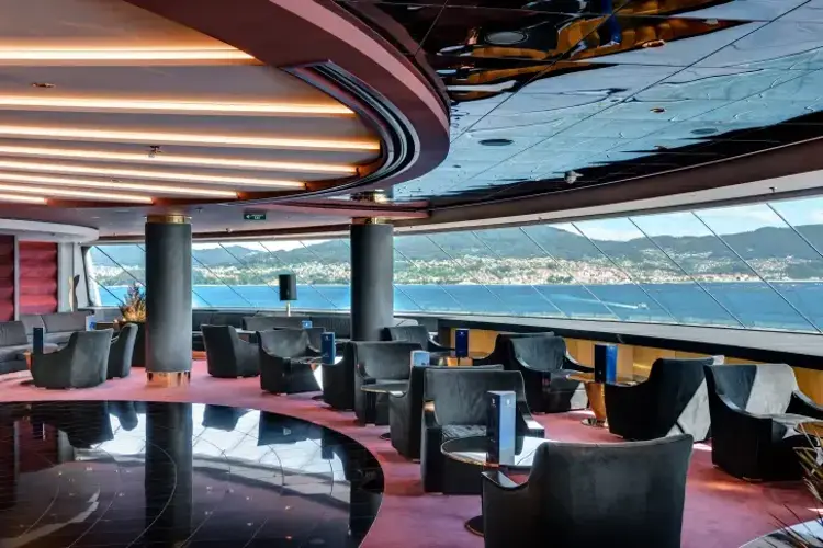 MSC17010857MSC Meraviglia, MSC Yacht Club - Top Sail Lounge.webp