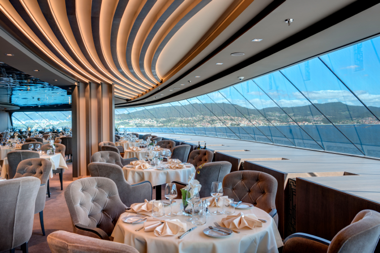 MSC17010872MSC Meraviglia, MSC Yacht Club.png