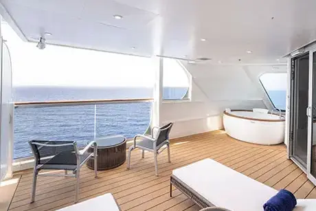 YC4 MSC YACHT CLUB OWNER'S SUITE 4.webp
