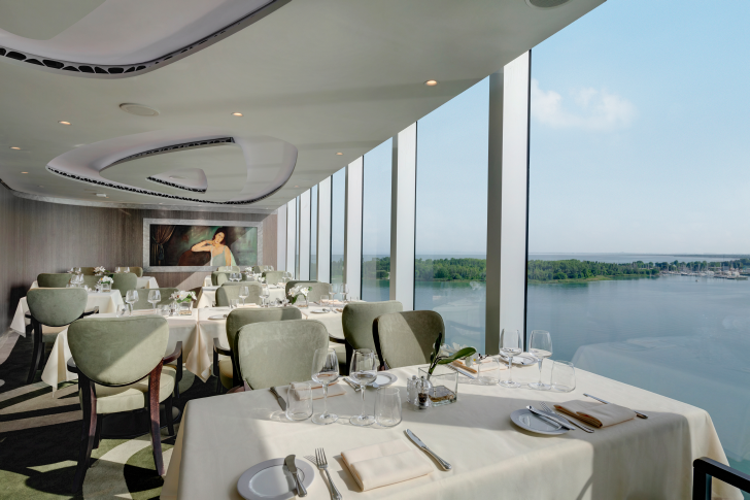 MSC18015432MSC Seaview, MSC Yacht Club Restaurant.png