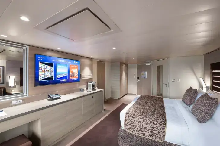 MSC21006881MSC Virtuosa, MSC Yacht Club Deluxe Suite for guest with disabilities or reduced mobility (YC1).webp