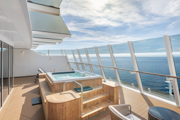 MSC26048477MSC World Europa, MSC Yacht Club Owner's Suite with Whirlpool bath (YC4).png