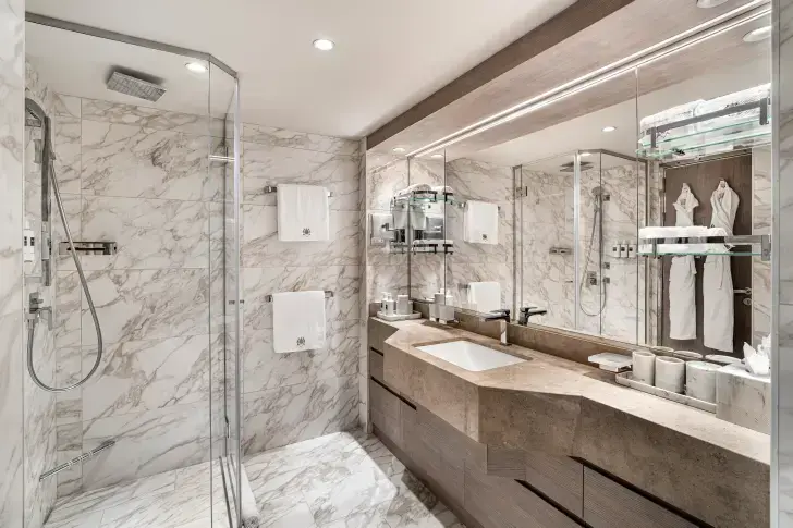 MSC26048474MSC World Europa, MSC Yacht Club Owner's Suite with Whirlpool bath (YC4).webp