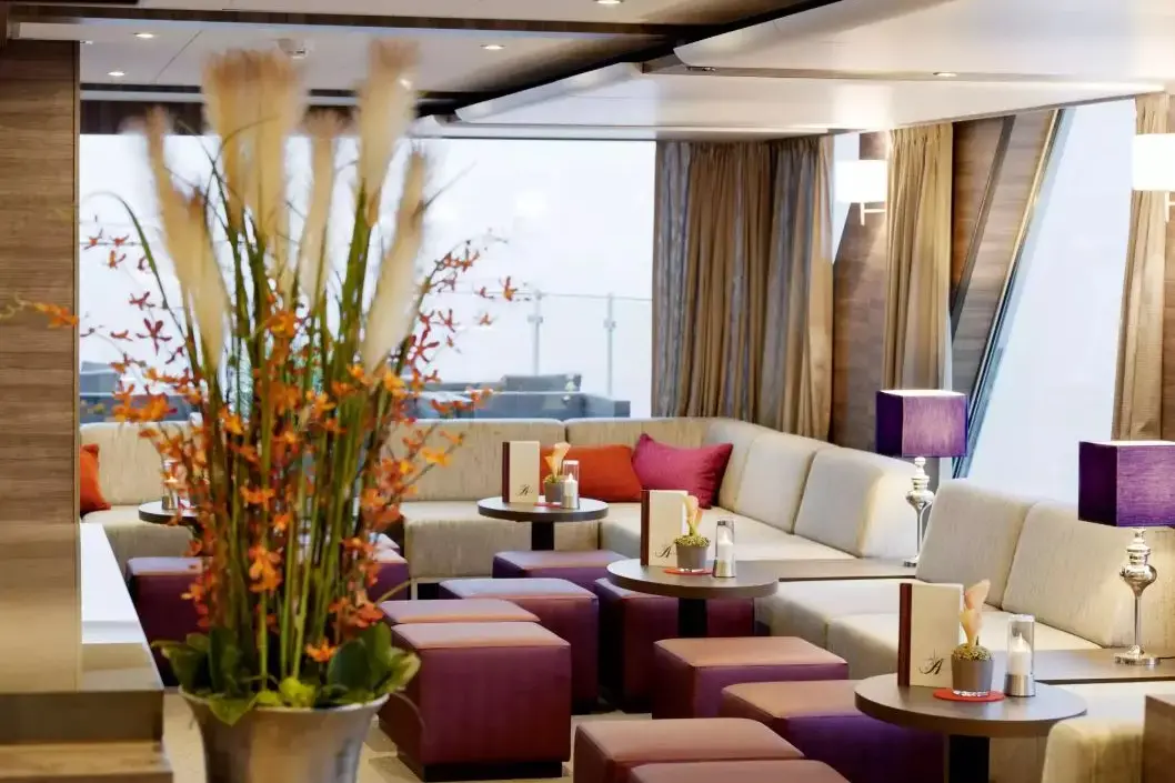 Panorama Bar.webp