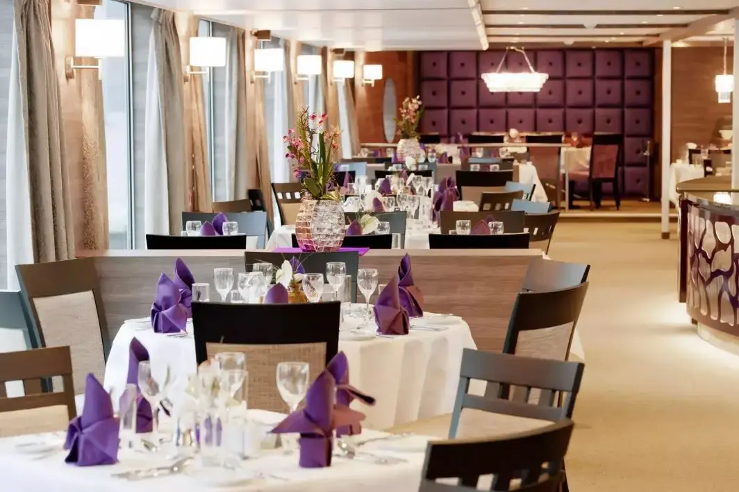 Restaurant.webp