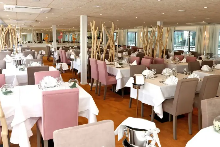 Restaurant_1.webp