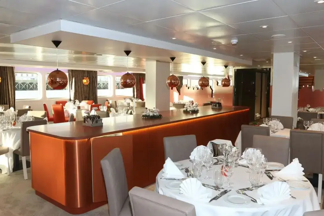 Restaurant_3.webp