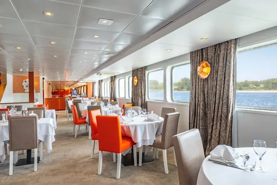 restaurant02-ms-loire-princesse-loire-croisieurope©corinne_cotard.webp