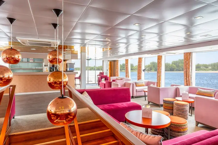 salon-bar2-ms-loire-princesse-pont-superieur-rhin-croisieurope-corinne-cotard©corinne_cotard.webp