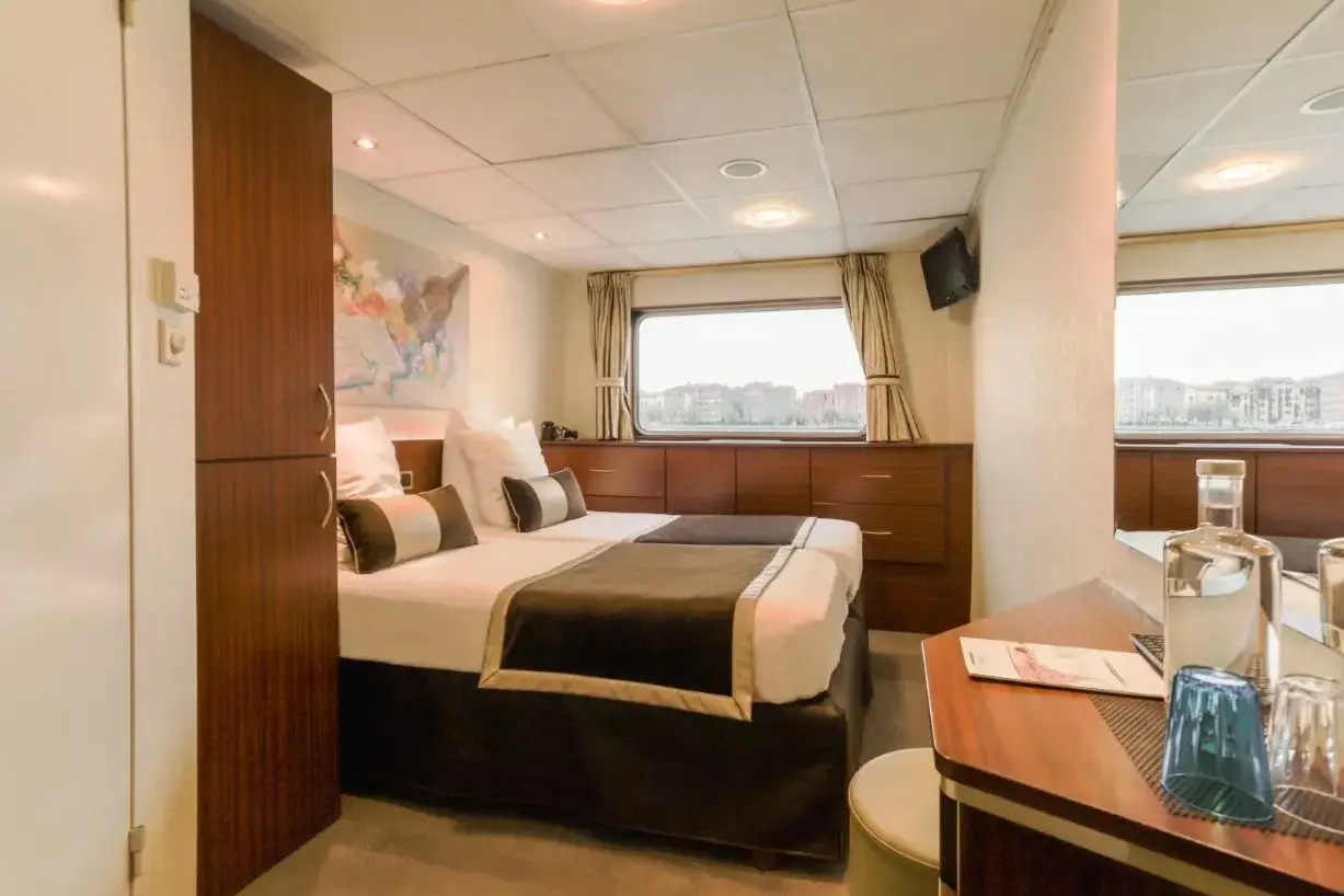 43 Cabin.webp