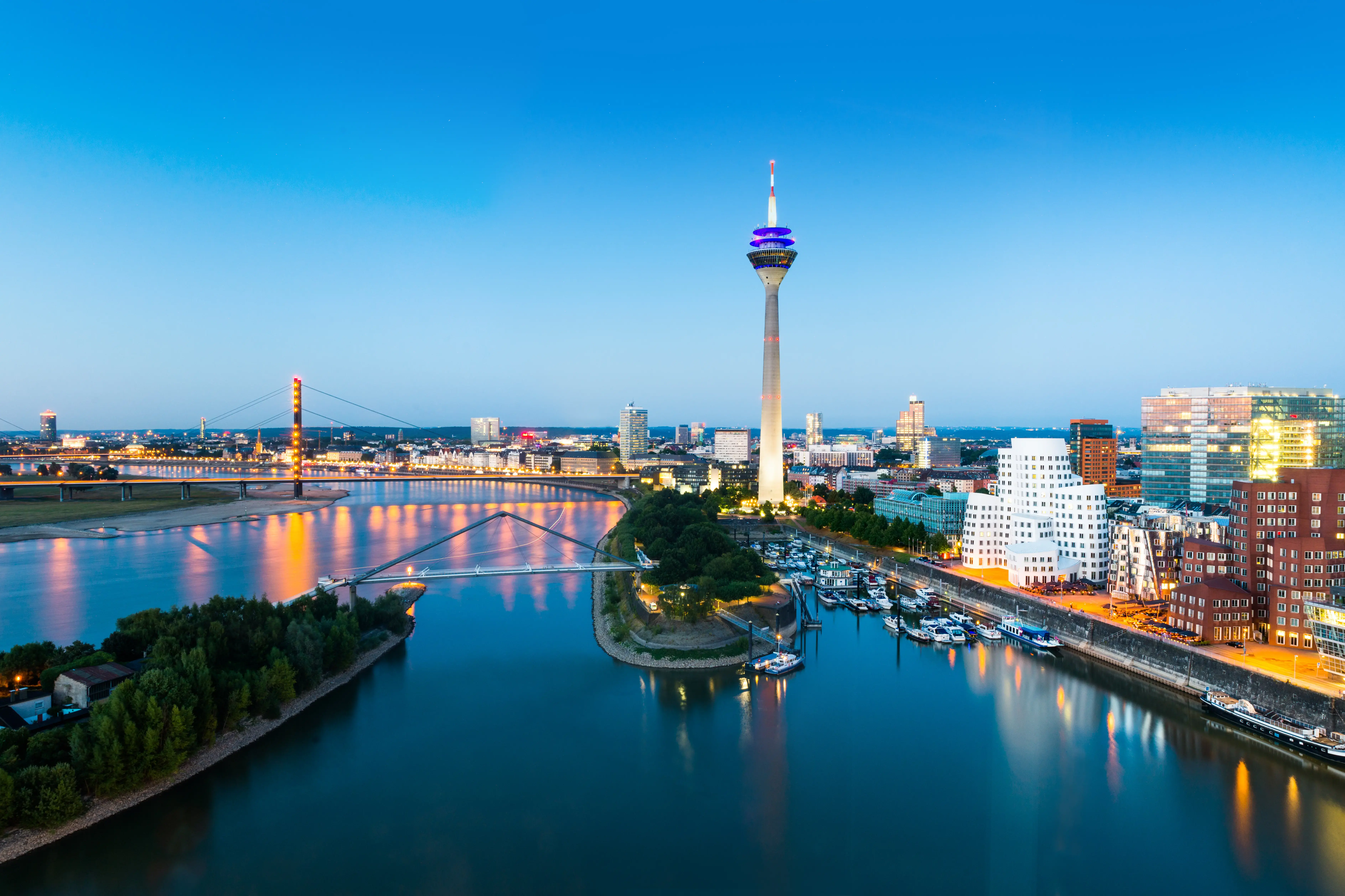 duesseldorf-adobestock-109991420.webp