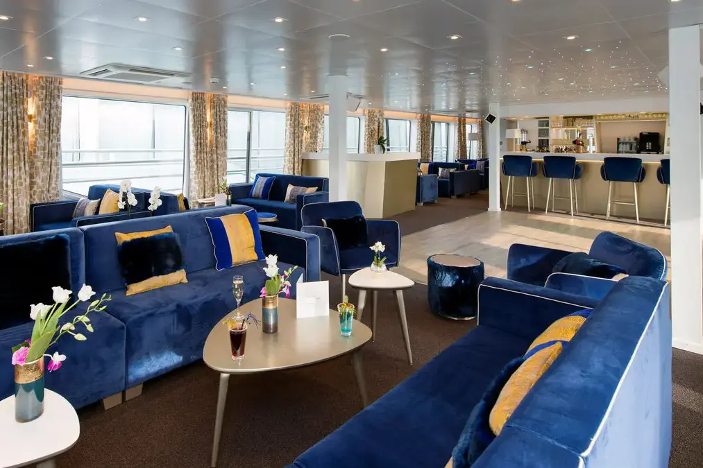 ms-symphonie-panonorama-lounge.webp