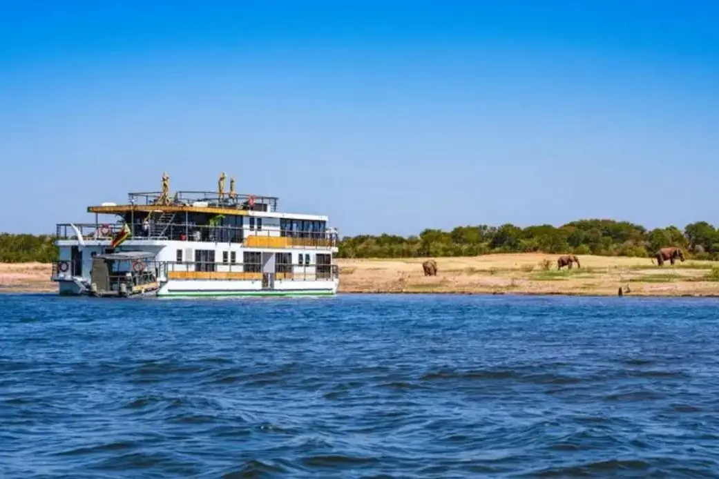 RV Zimbabwean Dream ship 6.webp