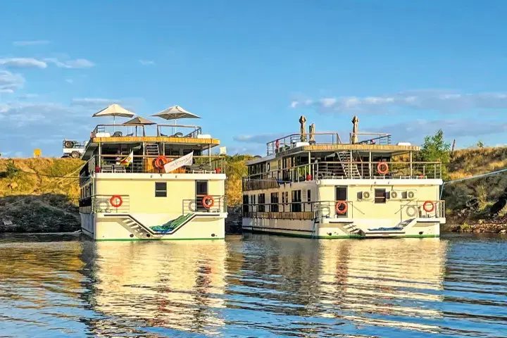 RV Zimbabwean Dream ship 3.webp