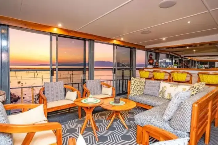 RV Zimbabwean Dream Bar 2.webp