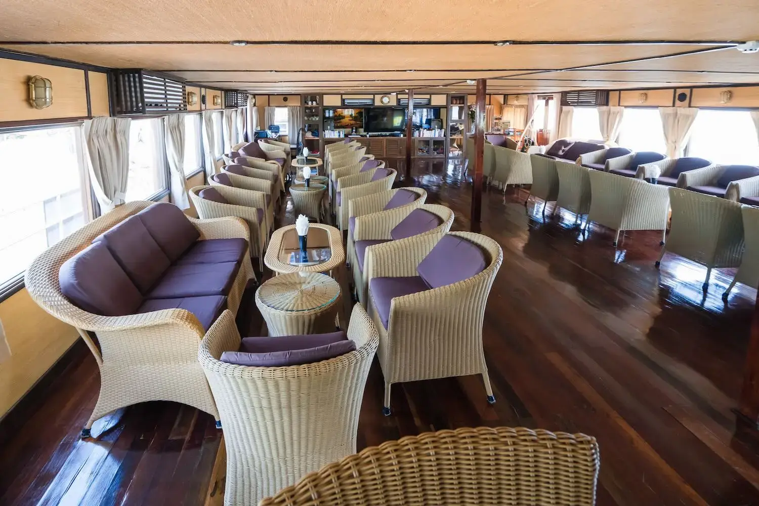 RV Indochine salon CroisiEurope.webp