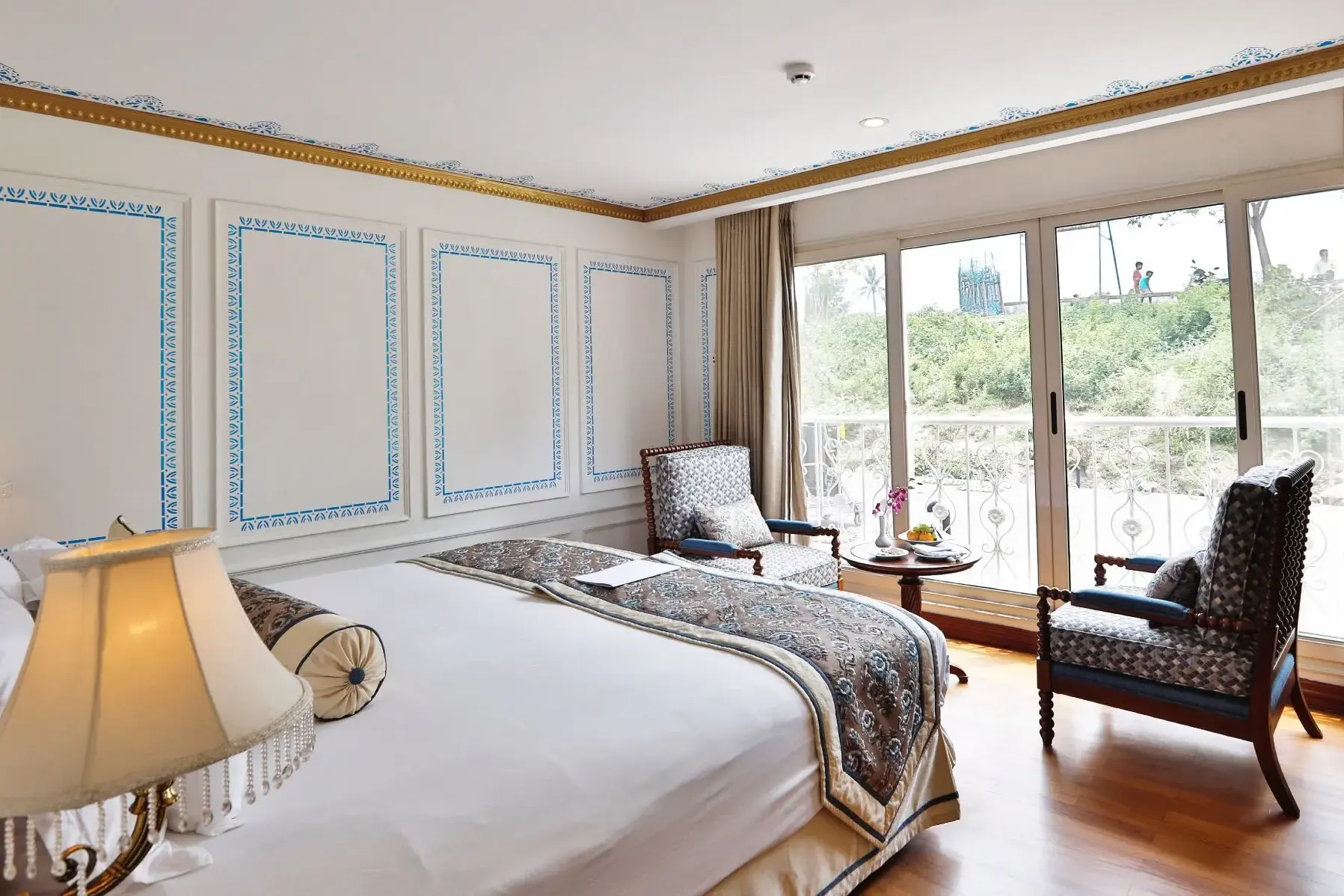 RV Ganges Voyager Signature Suite ©CroisiEurope 2.webp